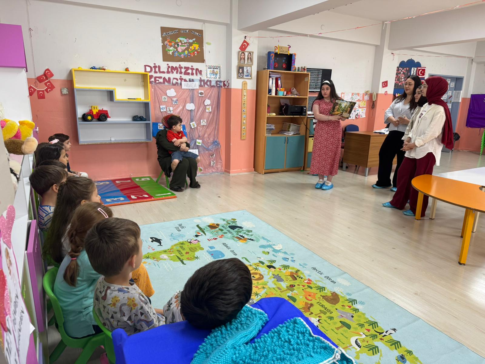 El Emeği Kitaplar Çocuklarla Buluştu